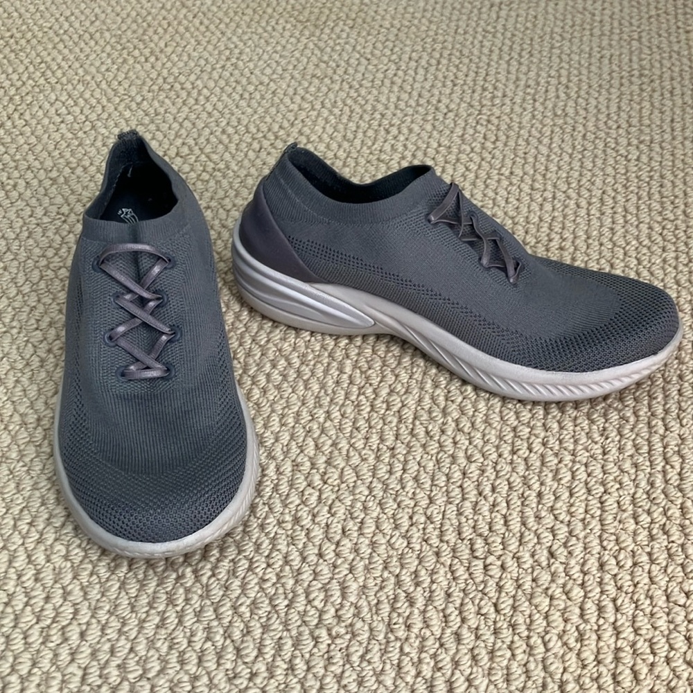 BZees Nuance Slip-Ons (6M)